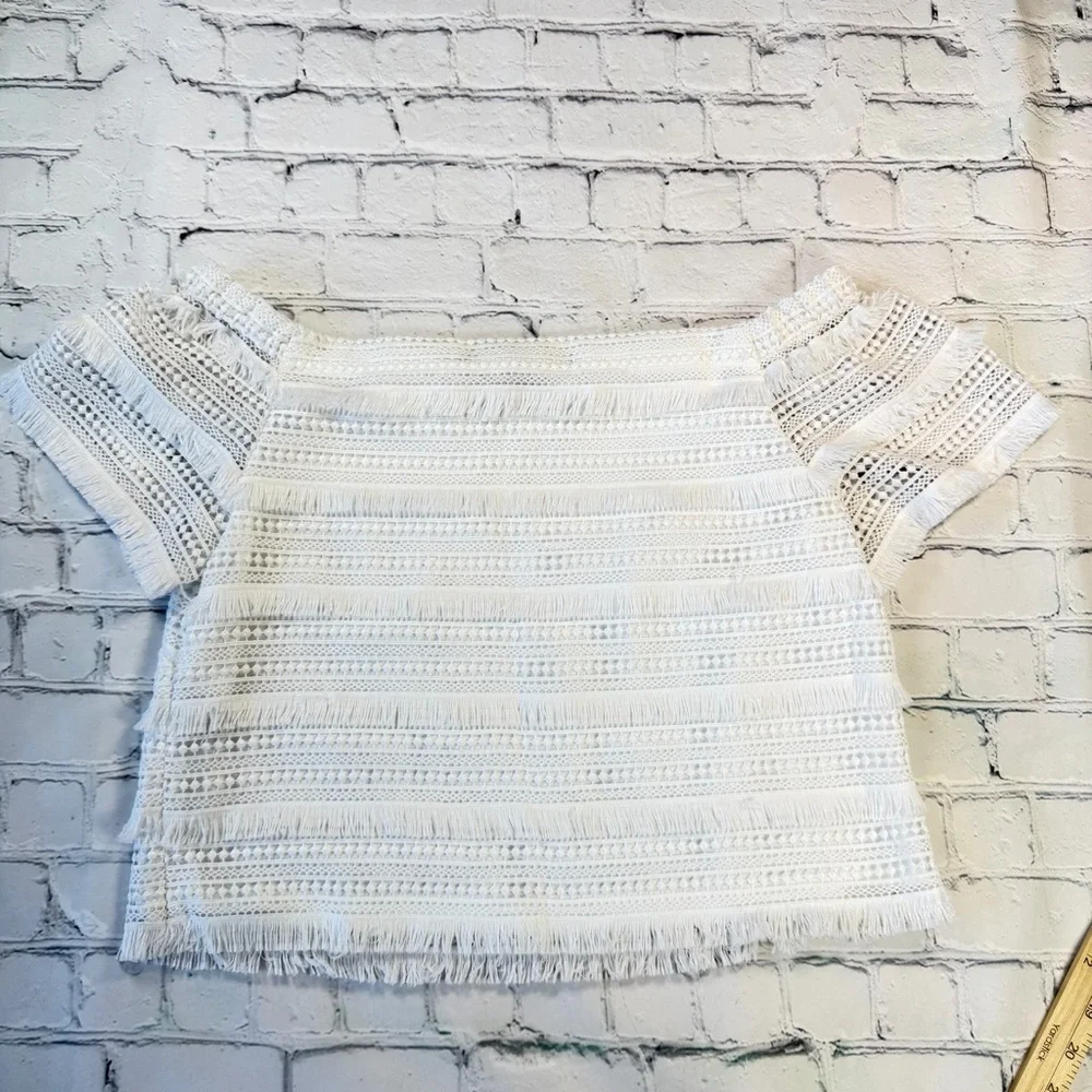 White House Black Market White Textured Off-Shoulder Blouse size 4